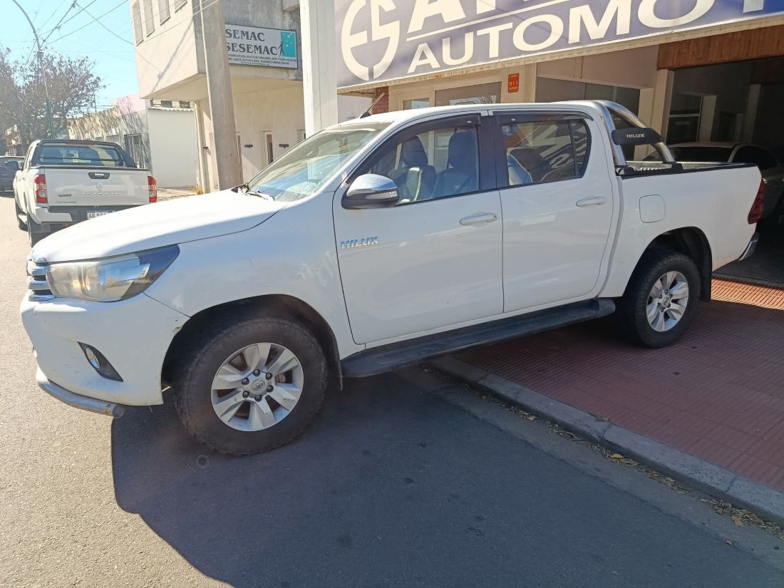 Toyota Hilux SRV, foto 3